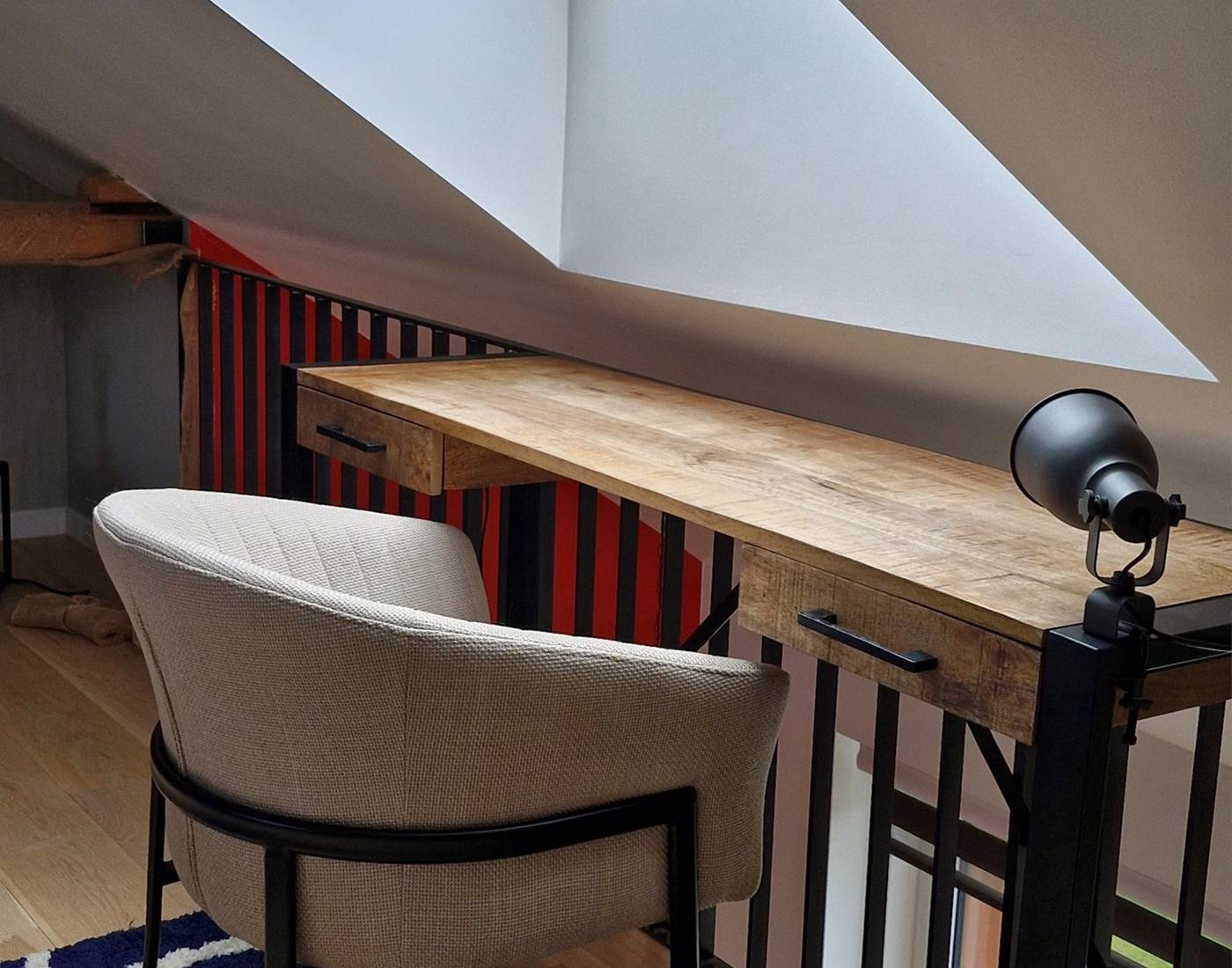 Table de (télé)travail au salon du studio