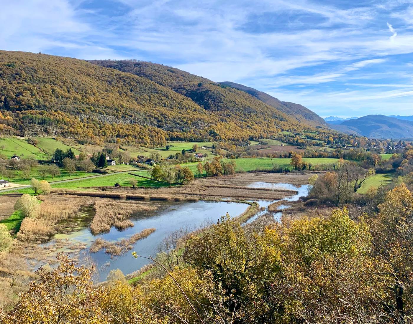 Lac de Milieu (Lhuis) à l'automne-page