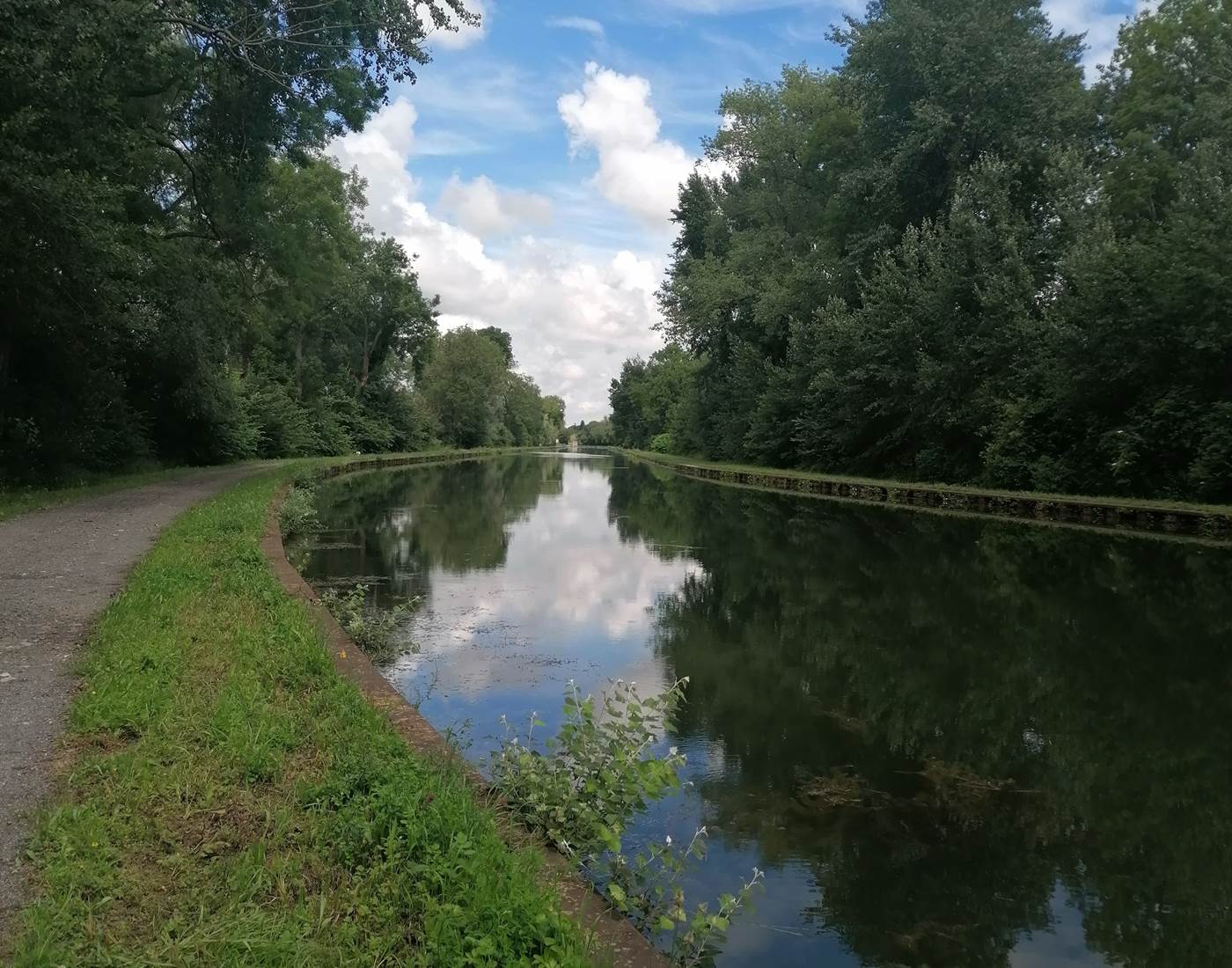 Se balader au bord du canal de Saint-Quentin