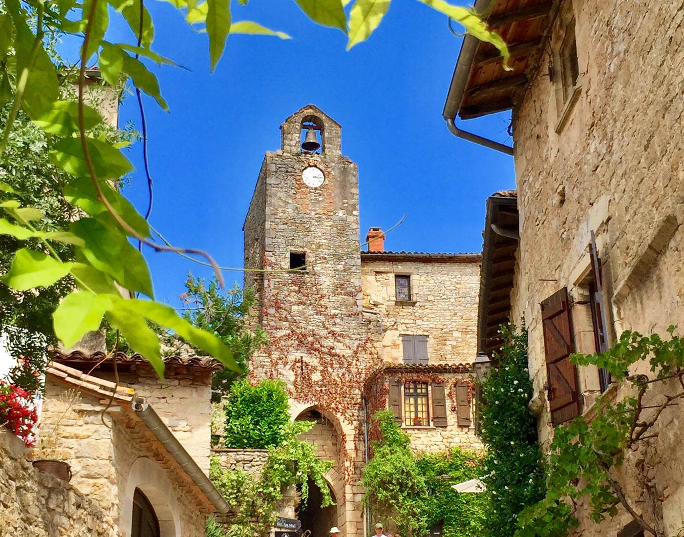 BRUNIQUEL - Rue de l'Hôpital et montée vers les châteaux de la ville