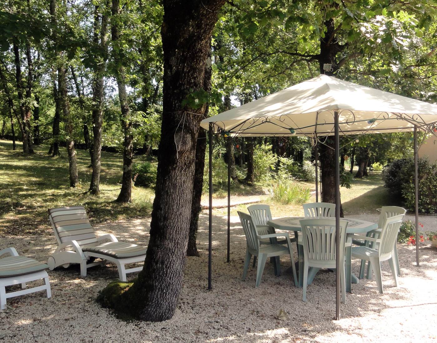 gazebo relax feuillantines b&b dordogne-page