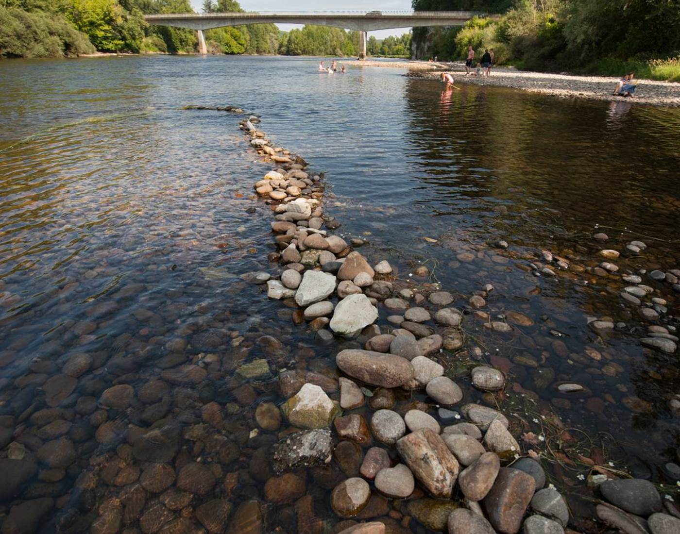 baignade_dans_la_dordogne_a_souillac_-_c_lot_tourisme_-_c