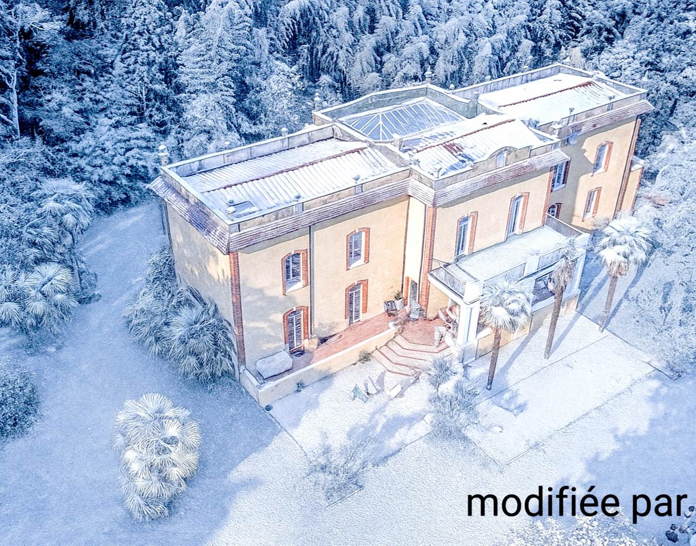 Le château de Larunque sous la neige