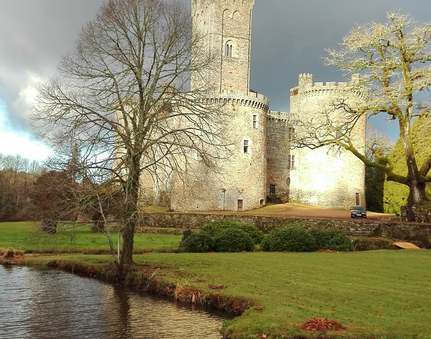 château de Montbrun - PNR Périgord-Limousin - Haute Vienne tourisme