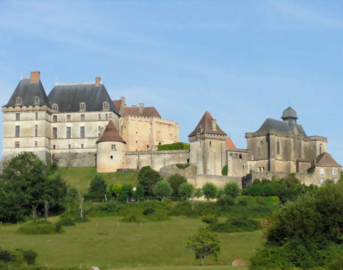 Biron et son château-page