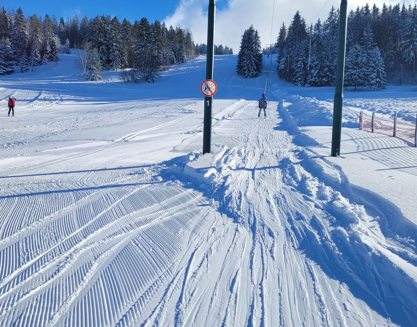 ski de descente Entre Les Fourgs