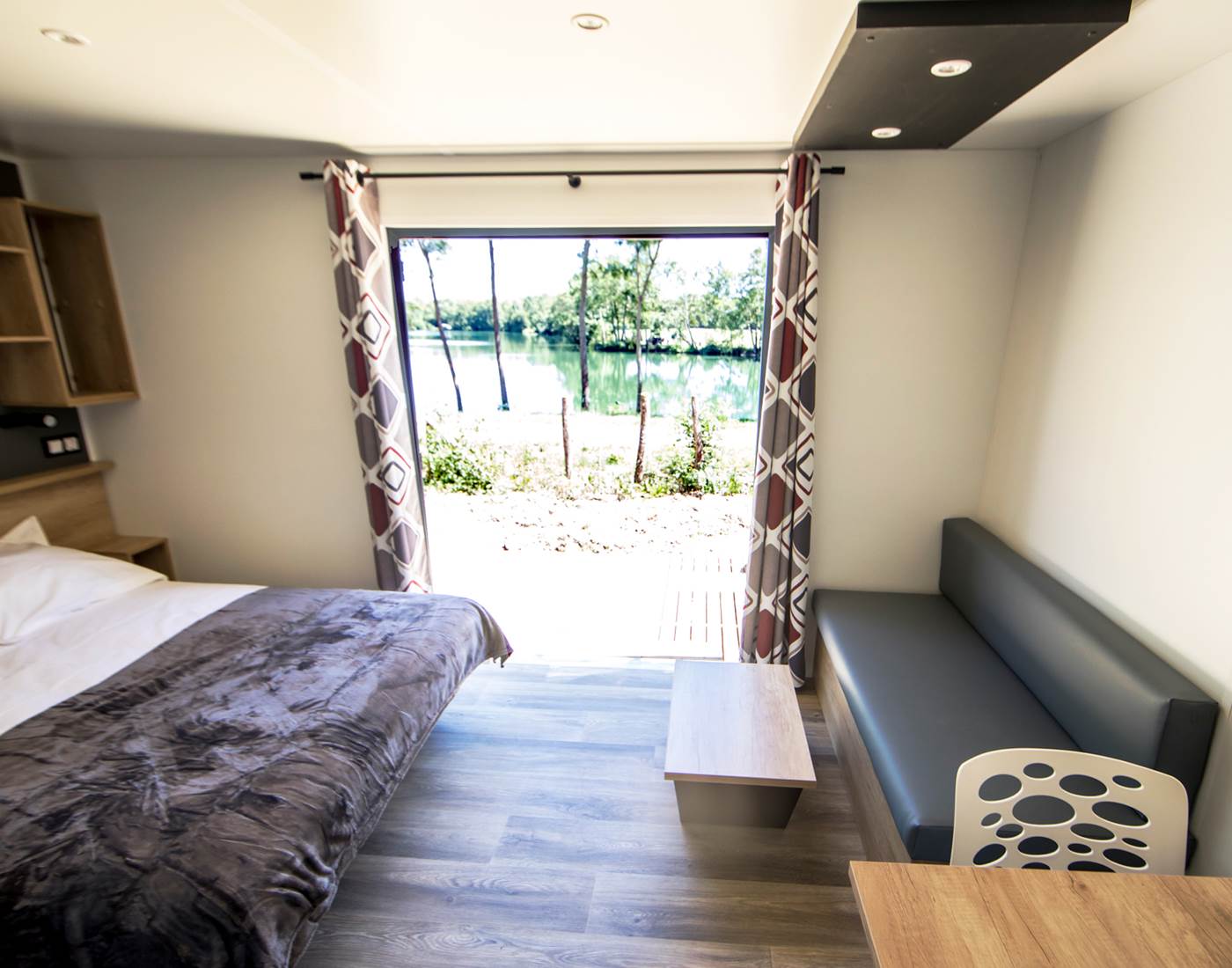 Chambre hôtelière - Vue sur le lac