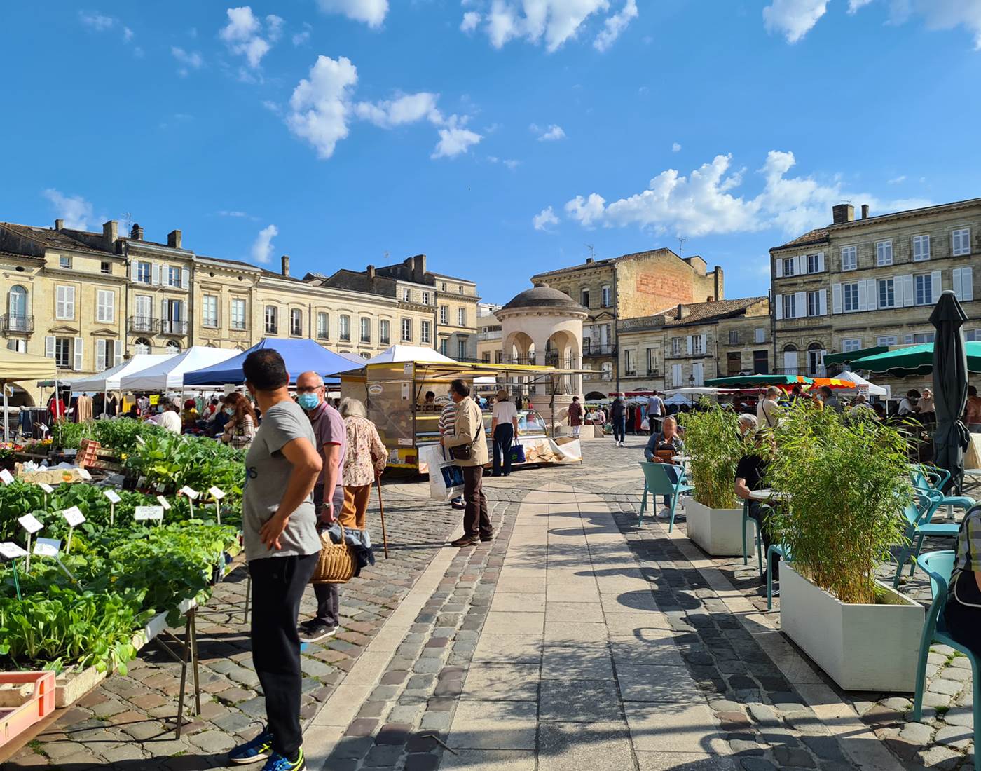 Marché de Libourne, produits frais, nourriture locale