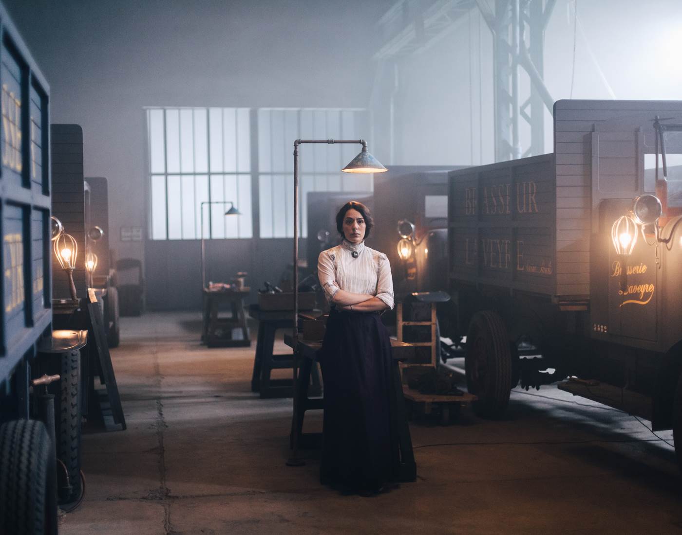 Sofia Essaïdi joue Caroline Dewitt à la Manufacture Royale de Bains