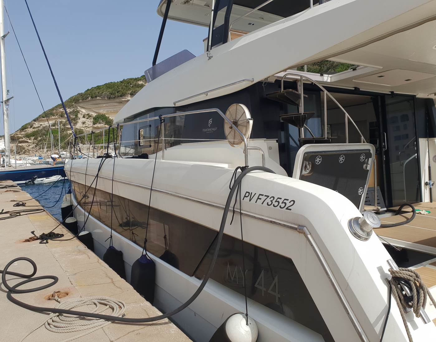 Convoyage Fountaine Pajot "MY 44"