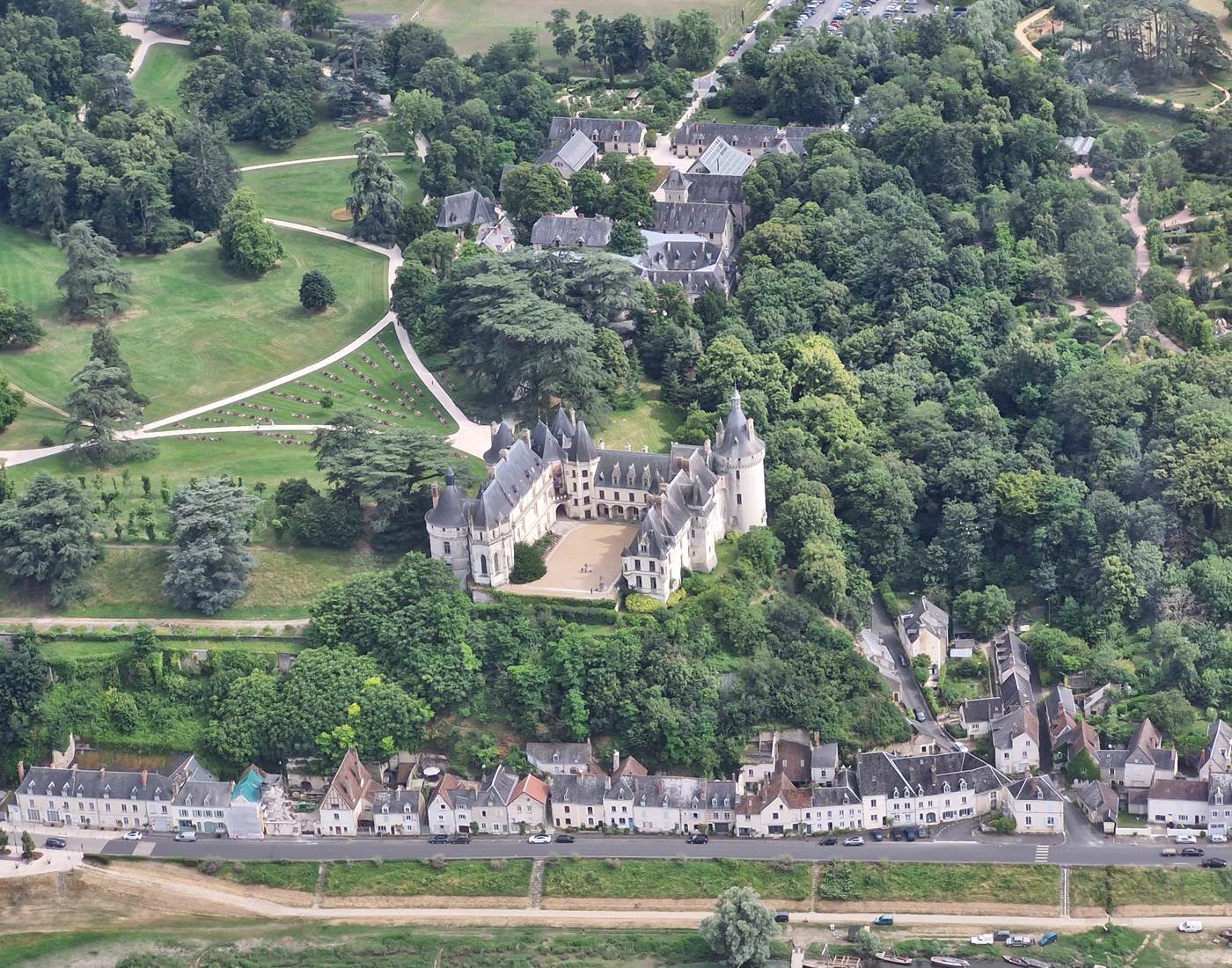 Chaumont-sur-Loire - vue d'avion