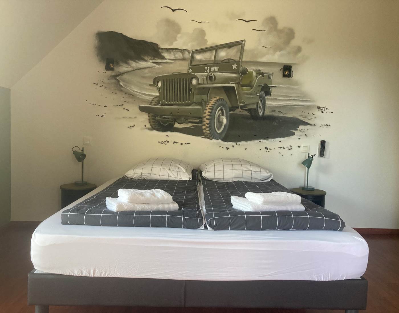 Jeep willys-plage-du-débarquement-utah-beach-normandie-vache-normande