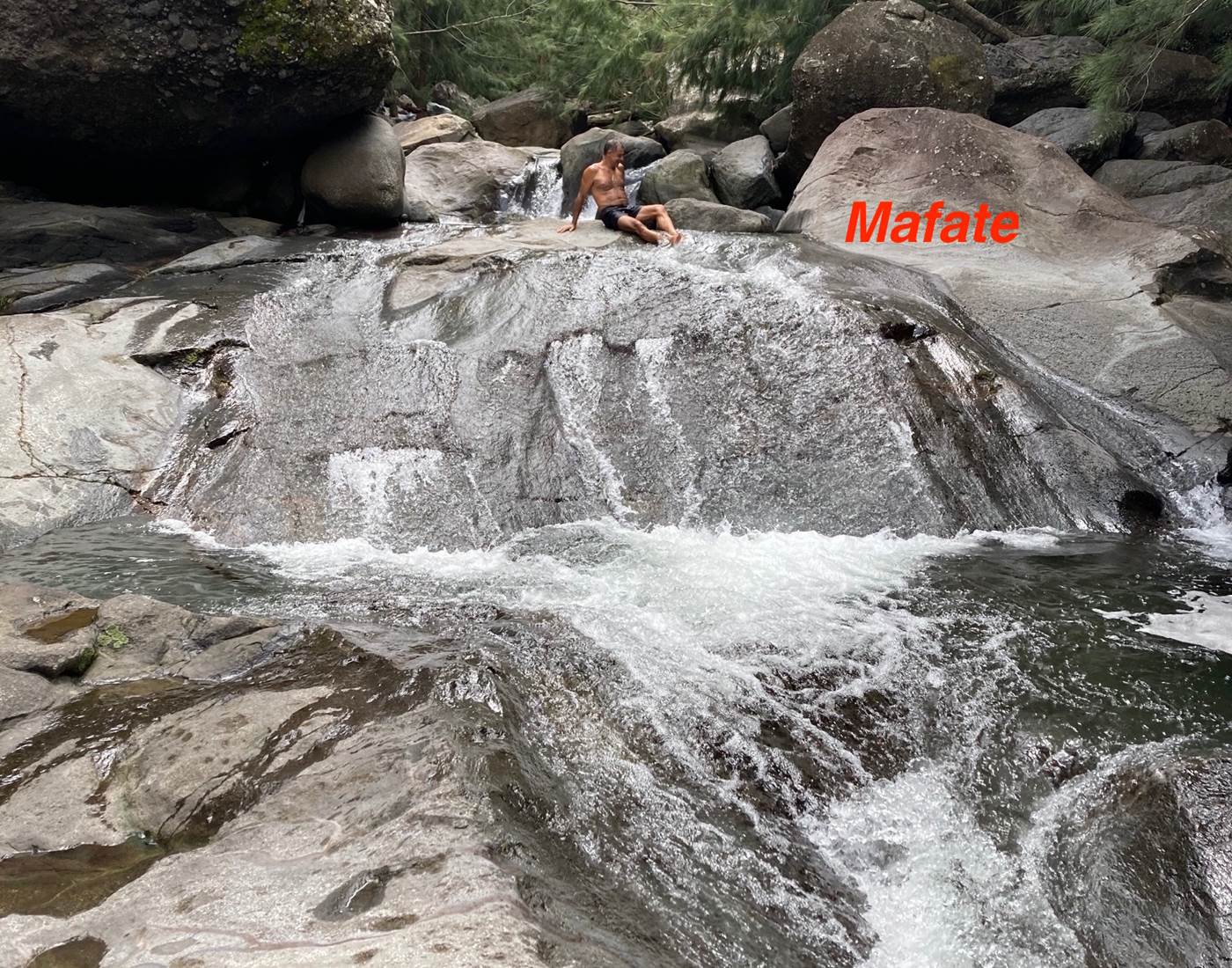 Mafate, dans la rivière des galets