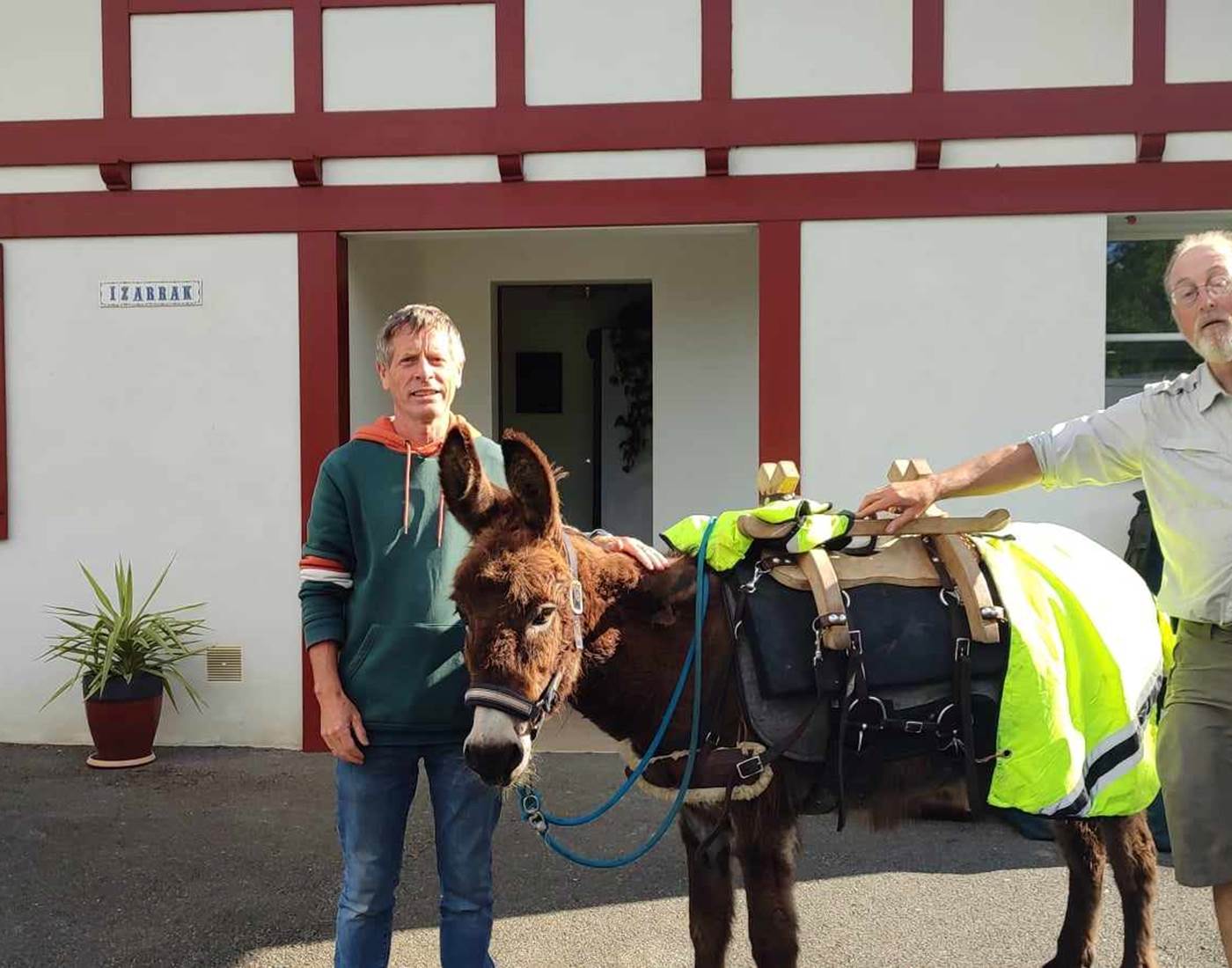 IZARRAK OSTABAT COMPOSTELLE PELERIN SERGE-news