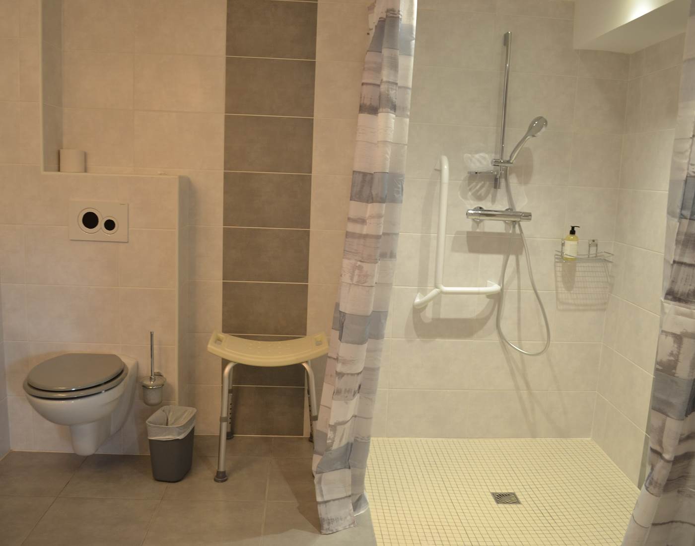 SDB ALSACE + siège de douche