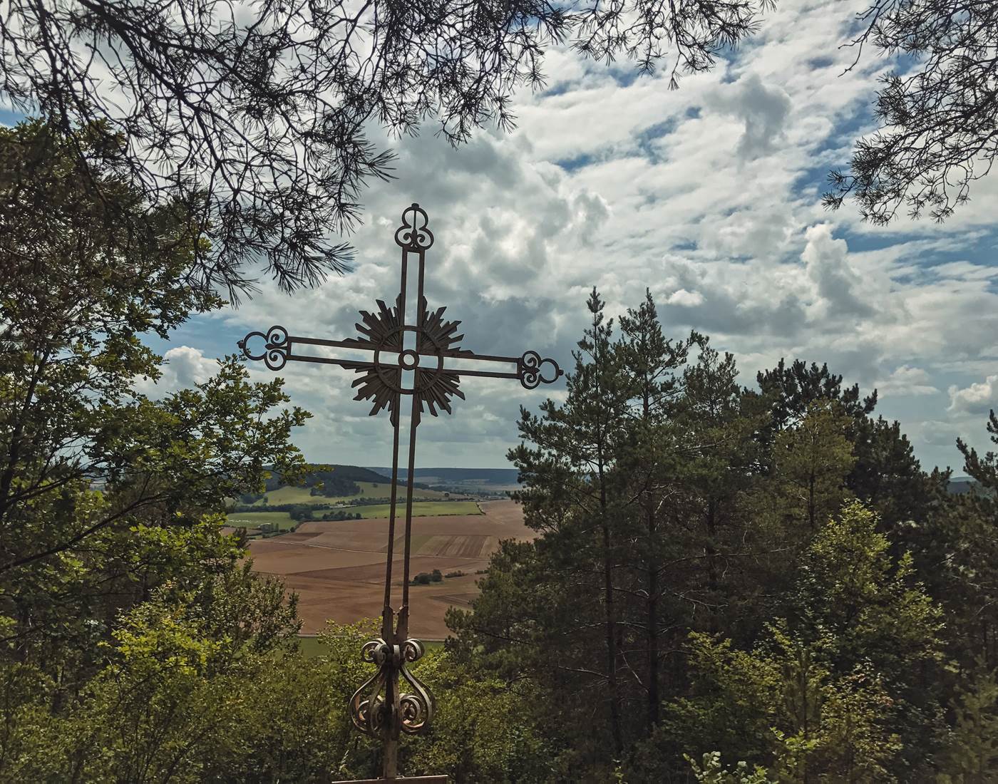 Sur le charmant Chemin du Muguet : une randonnée au cœur de la nature préservée d’Orges.-page