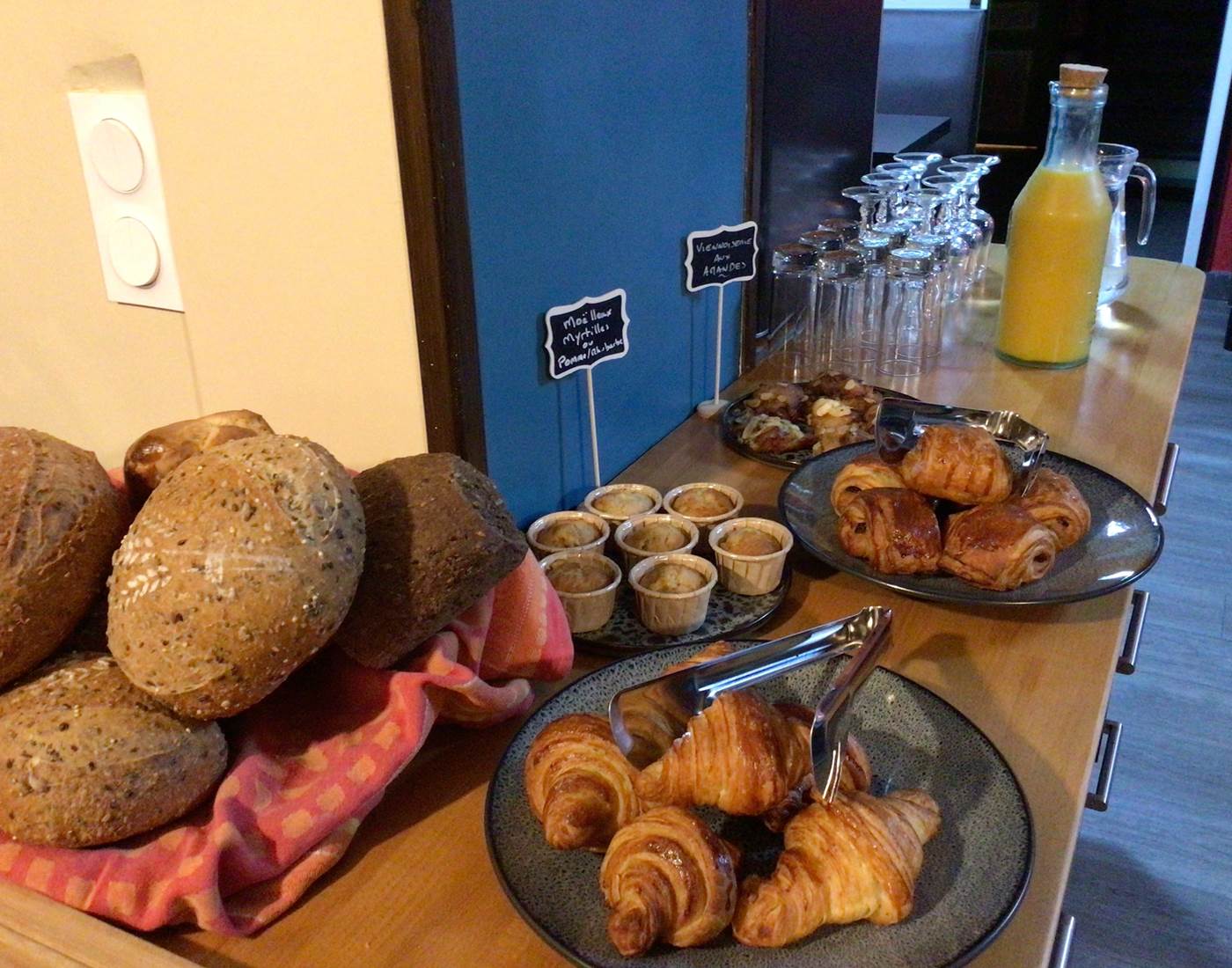 Petit déjeuner hôtel Bellevue Bagnoles Normandie