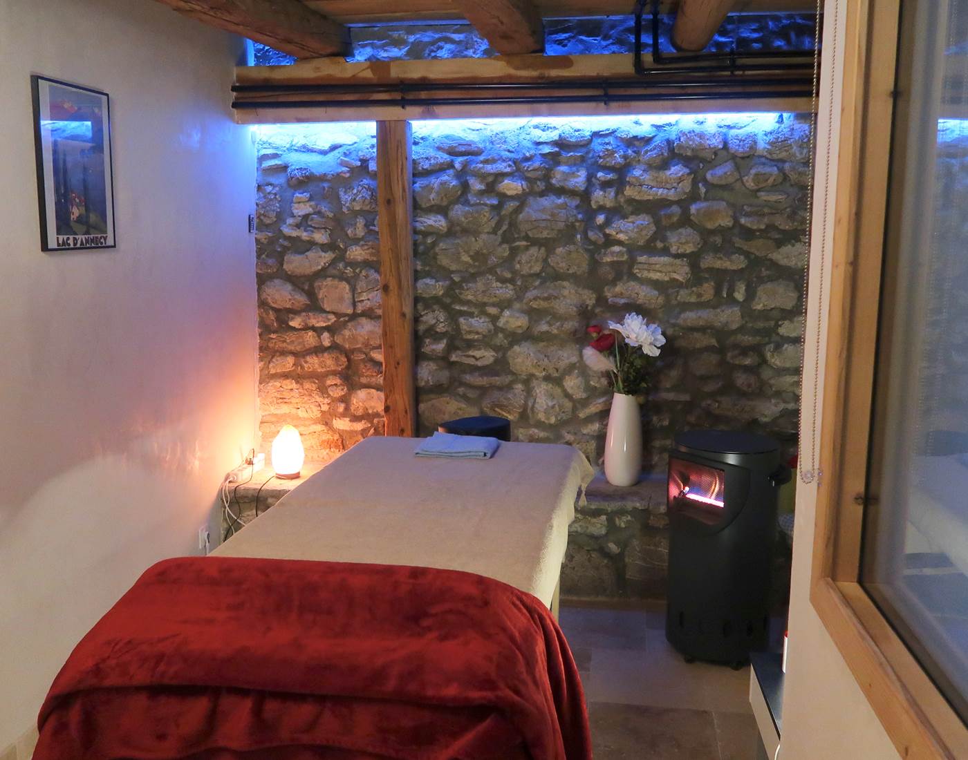 Un espace massage douillet.