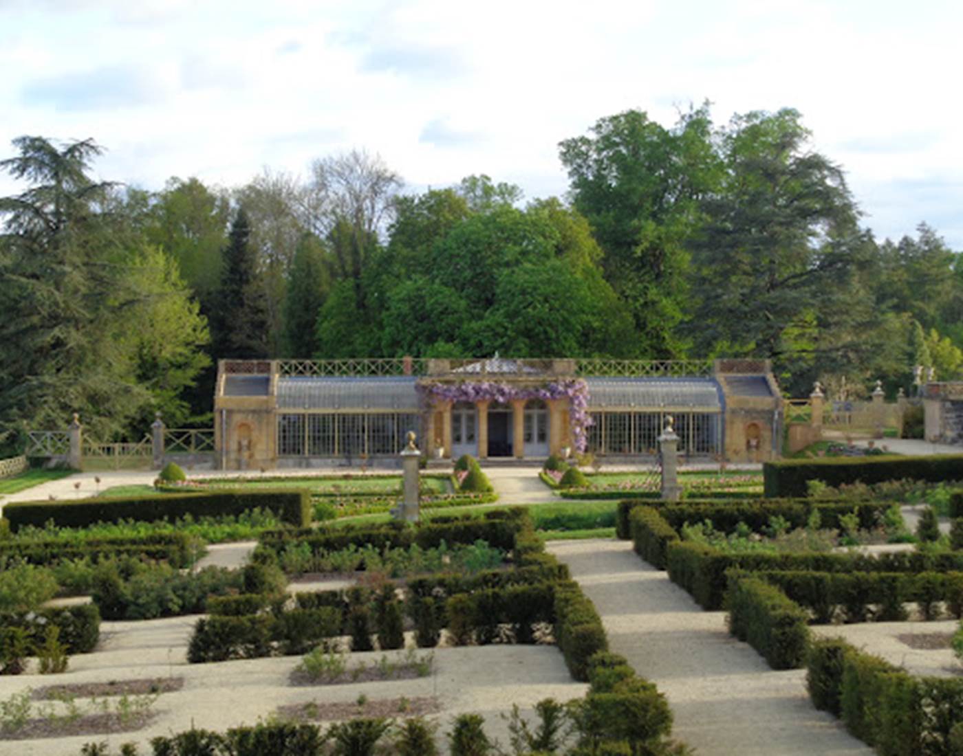 Le  château de Digoin à 24km