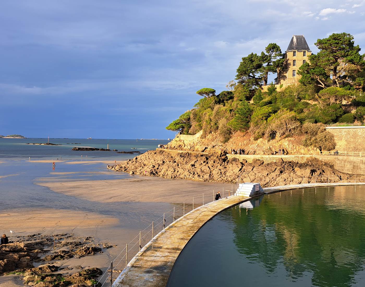 9) La piscine du Pool