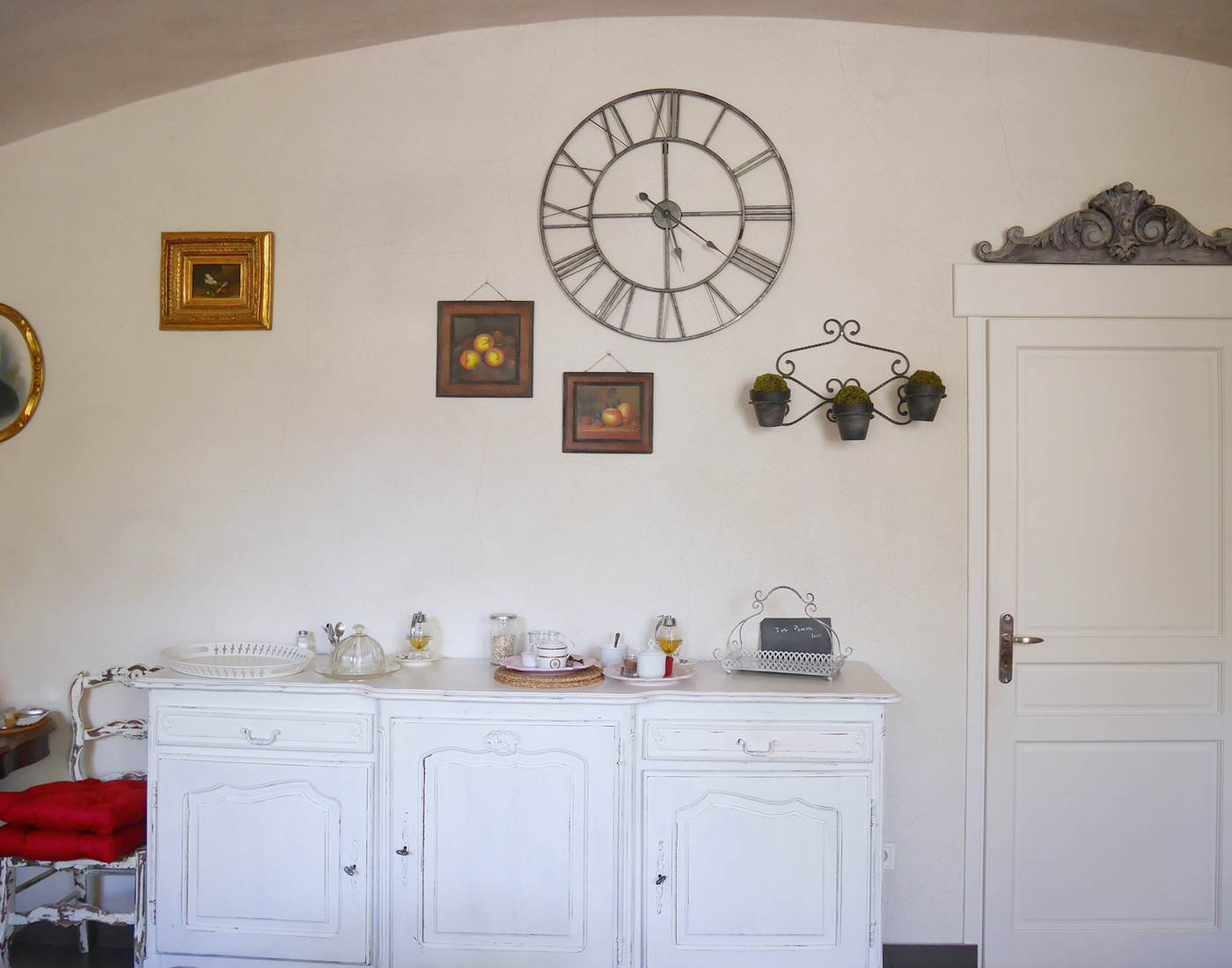 Buffet ancien patiné par mes soins