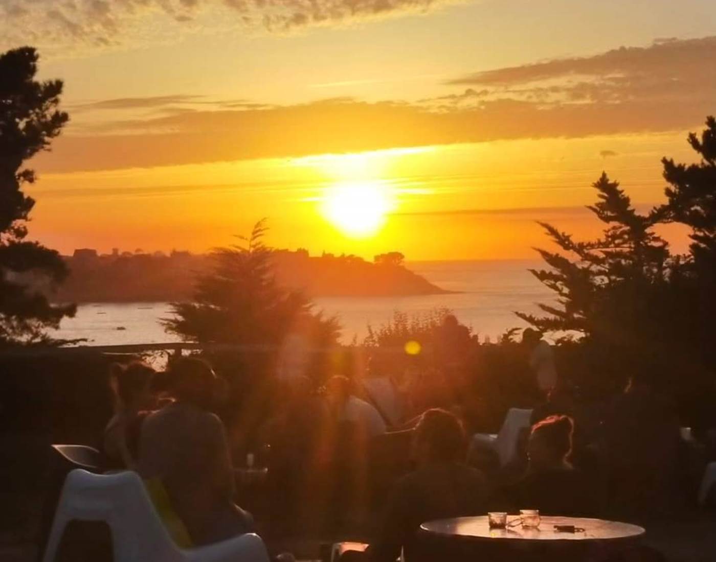 Le Point Zéro et son coucher de soleil sur Dinard (@ le Point Zéro)