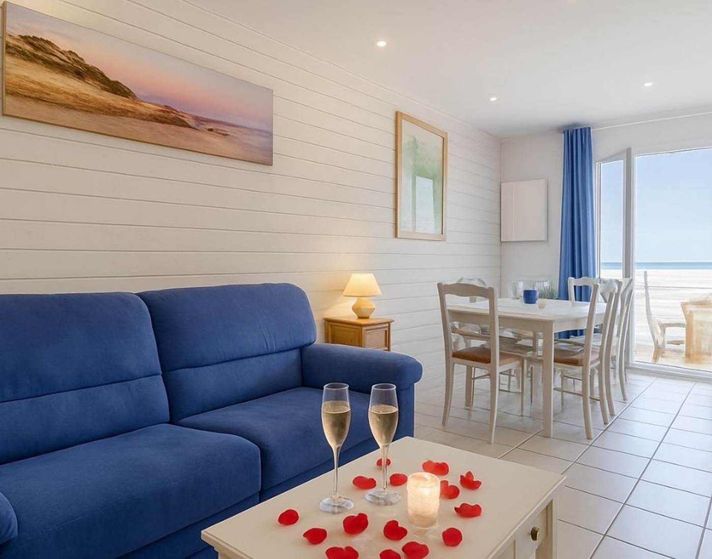 séjour de la location Noirmoutrine vue mer