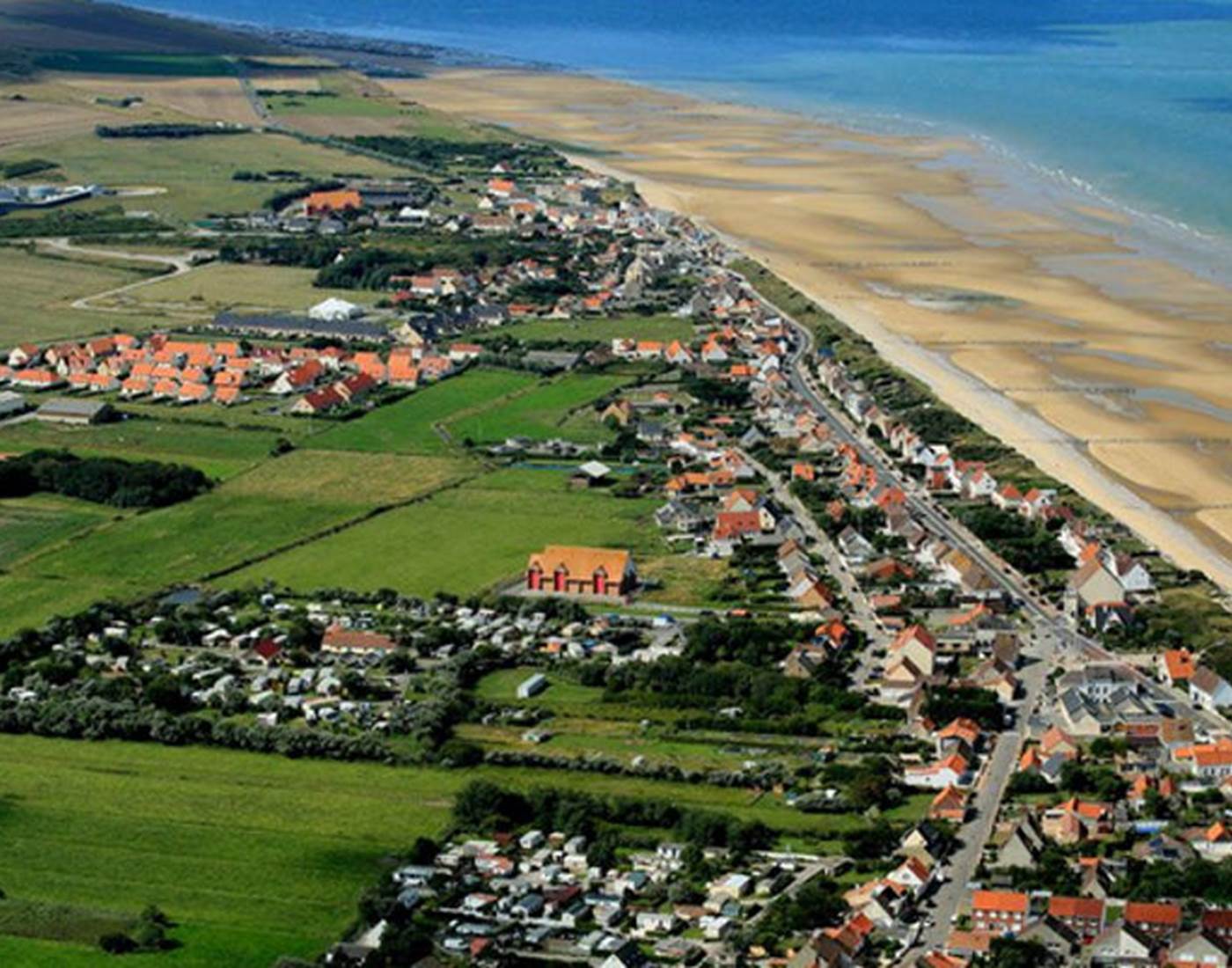 Séjounez dans l'un de nos hébergements touristiques proches de la mer.