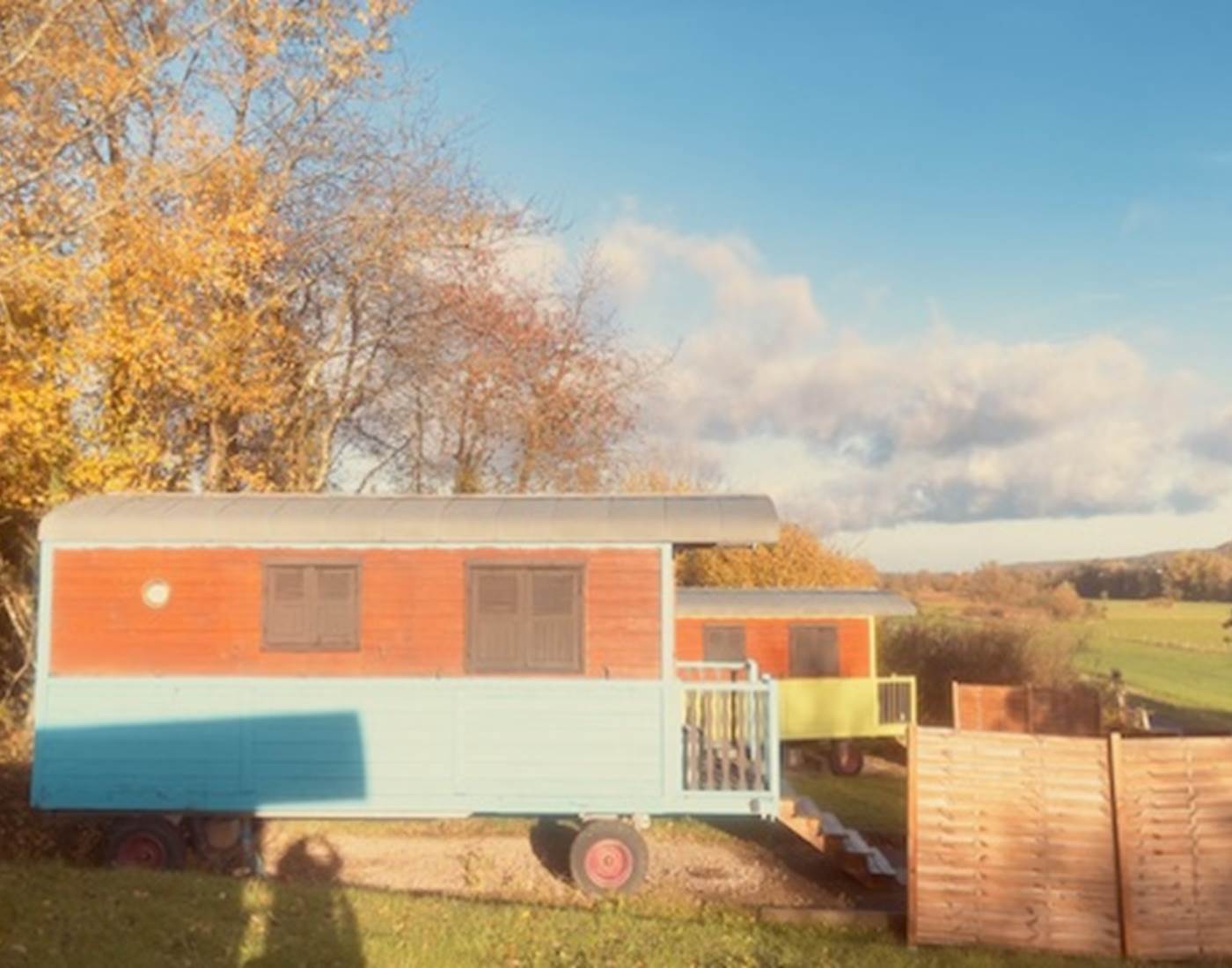 roulotte-andy-et-orbe-hebergement-insolite-domaine-des-droles-de-dames-buding.jpg--Les roulottes Andy et Orbe du Domaine des Drôles de Dames, hébergement insolite à Buding