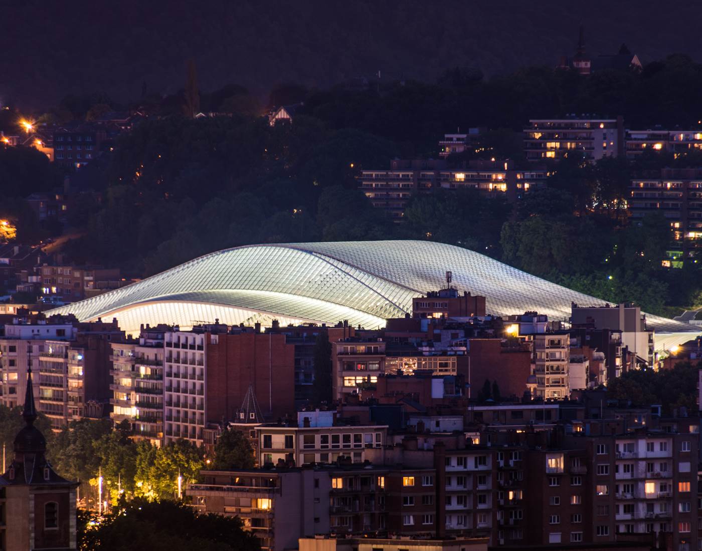 Les Guillemins la nuit-page