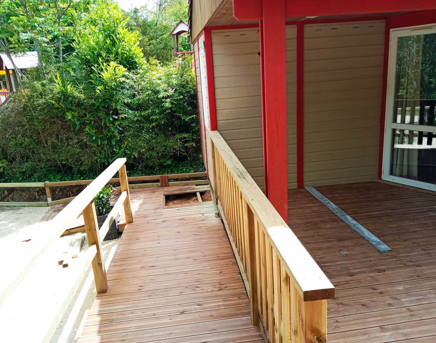 Une rampe d'accès flambant neuve