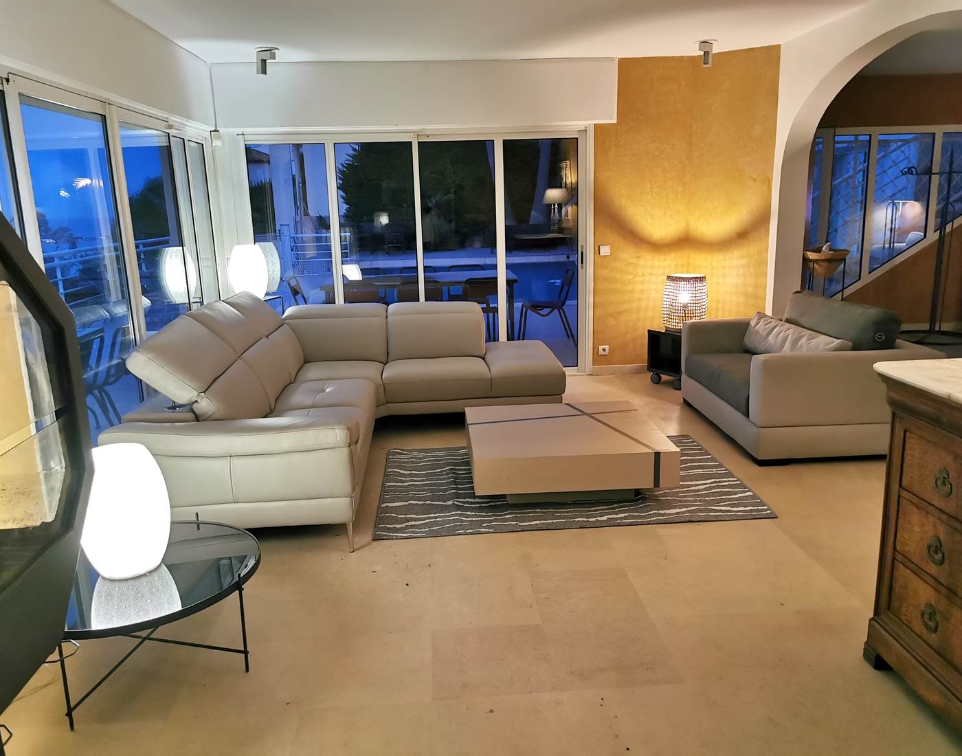 amazing south france riviera villa large double living room night pool vue