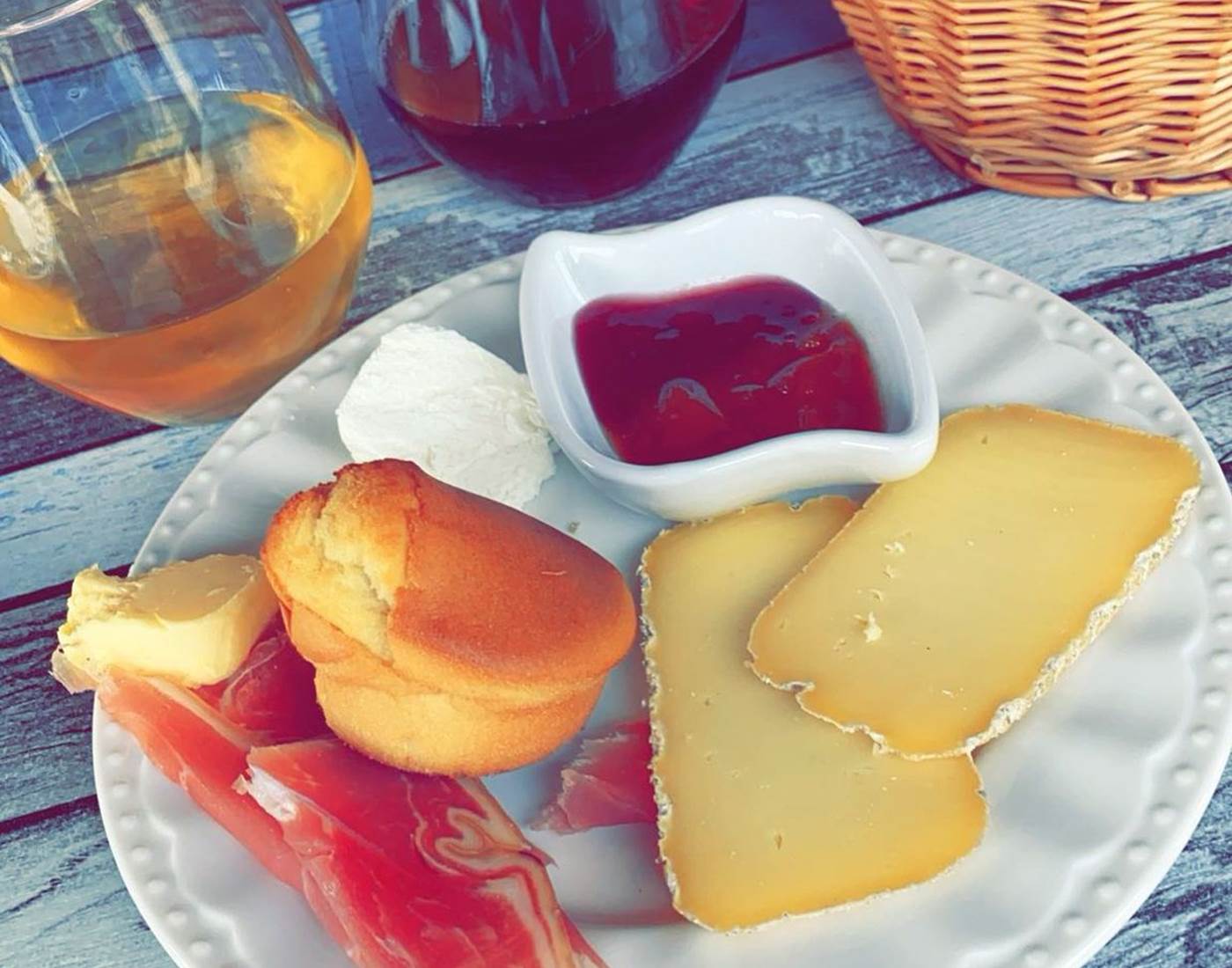 des petits-déjeuners locaux et fait maison