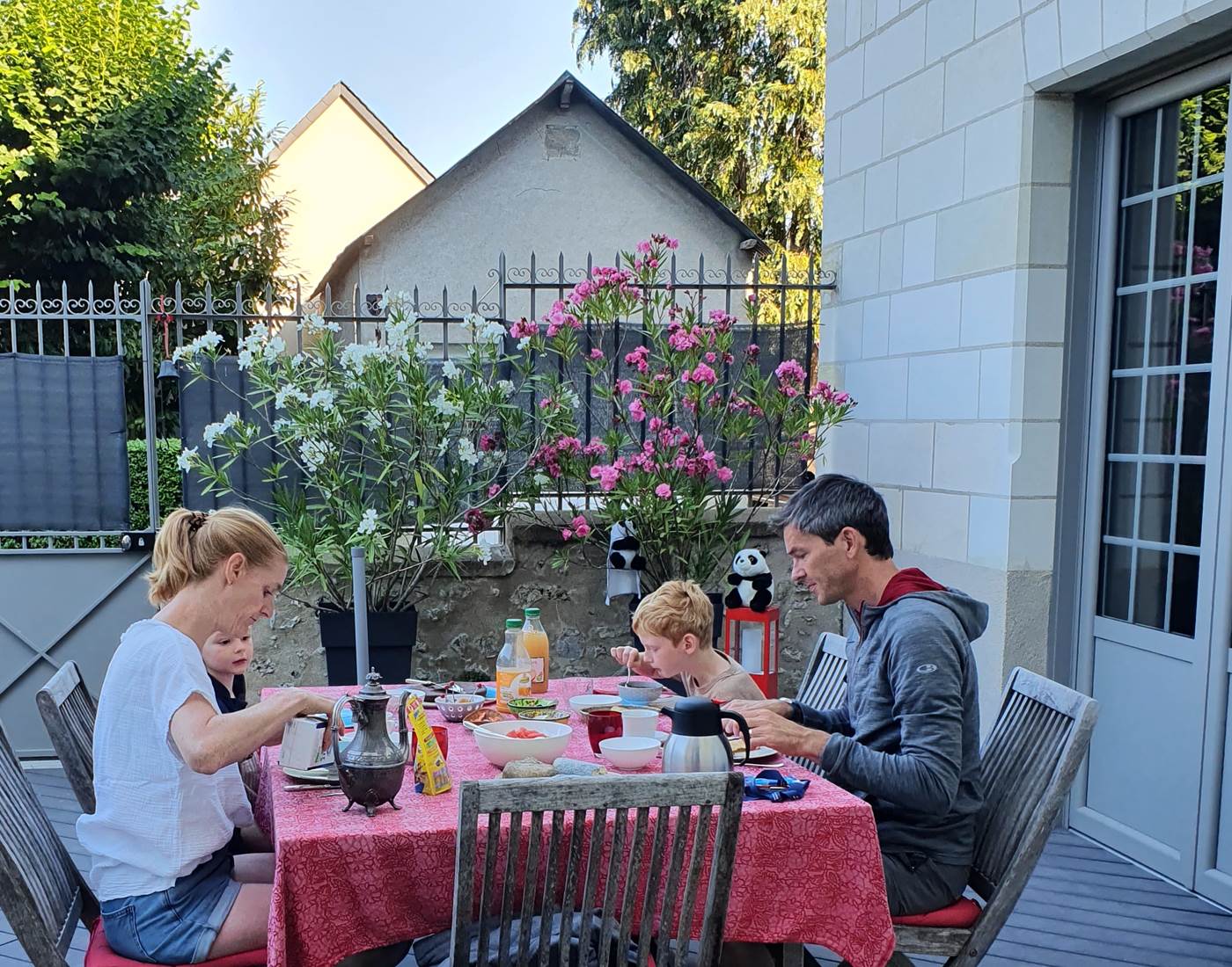 petit-déjeuner en terrasse