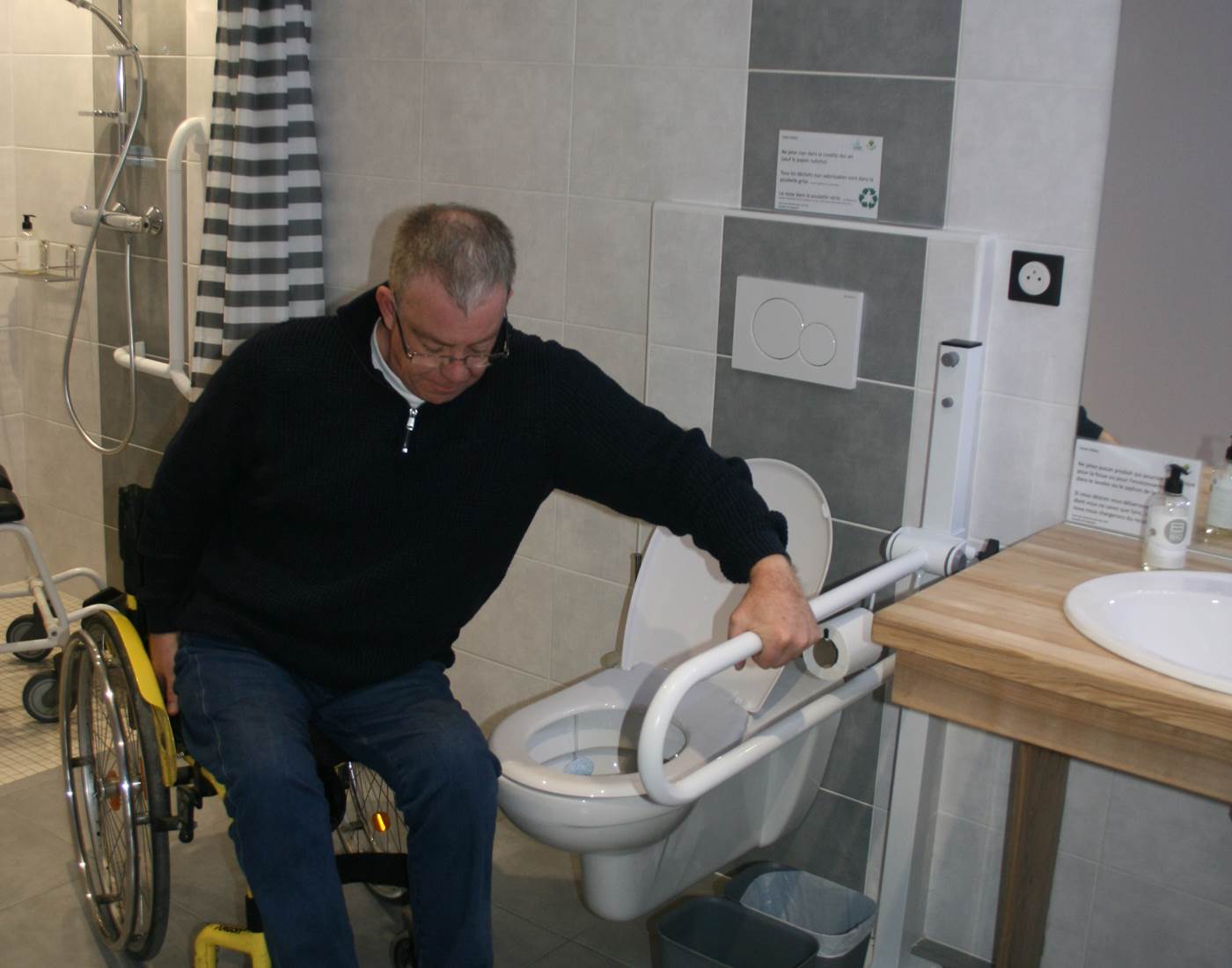 SDB BOURGOGNE WC Adapté