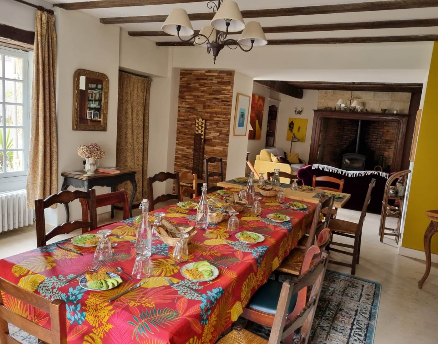 un lieu convivial où l'on partage les repas