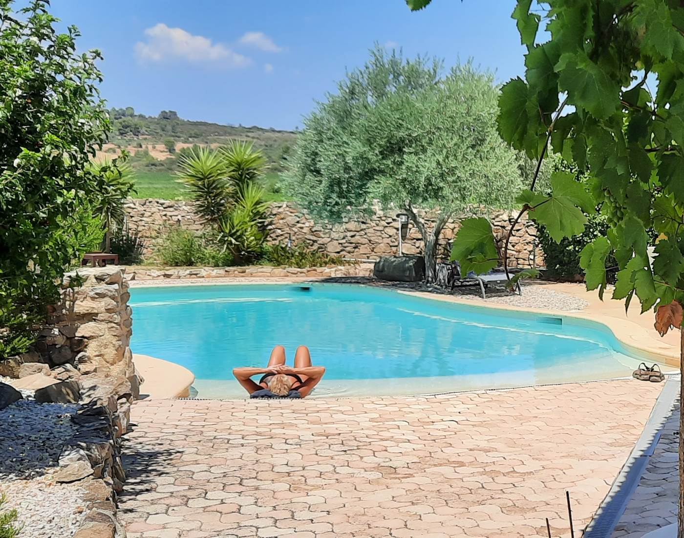 Se délasser au bord de la piscine