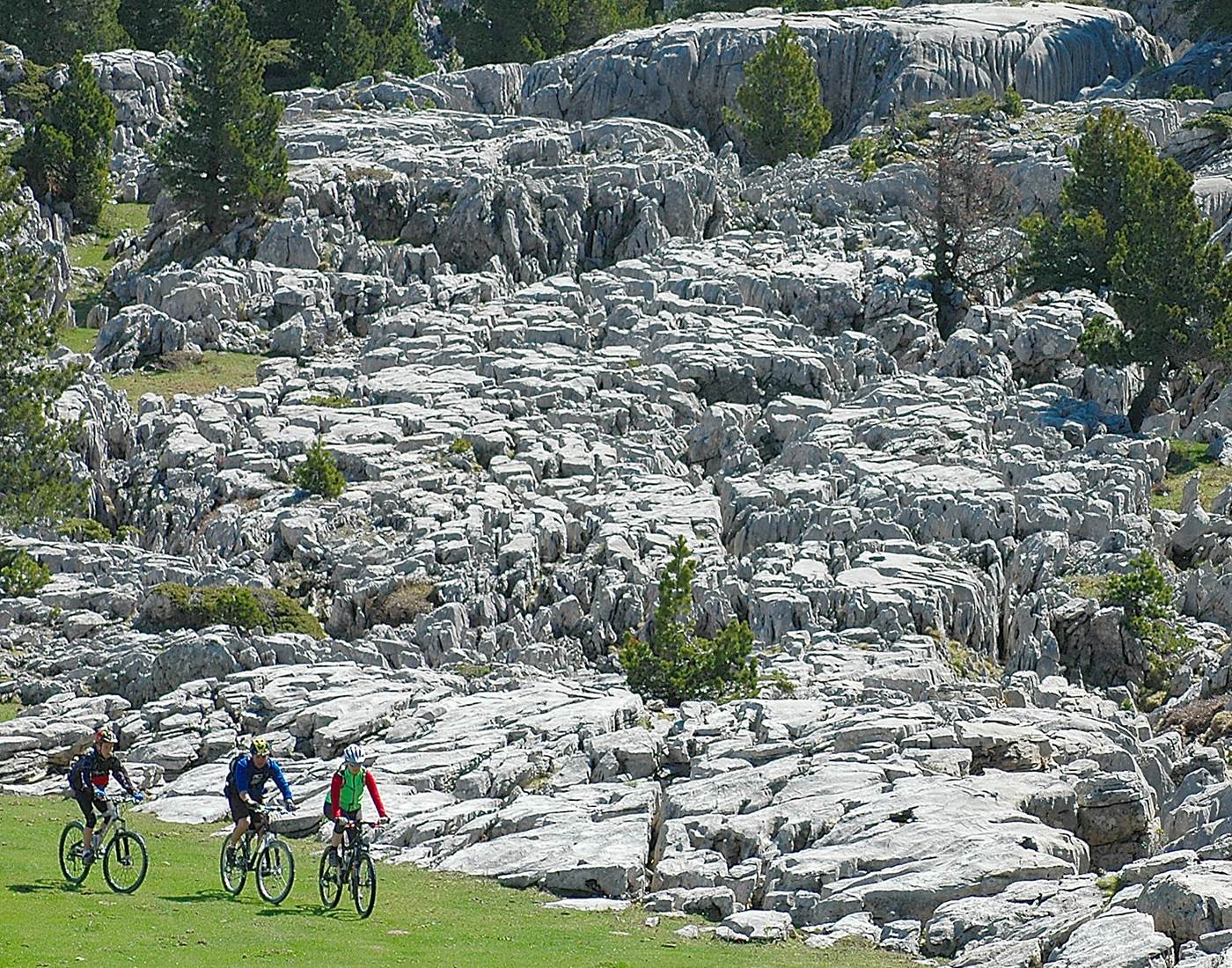 grands cols pyrénéens Pierre-St-Martin-cave