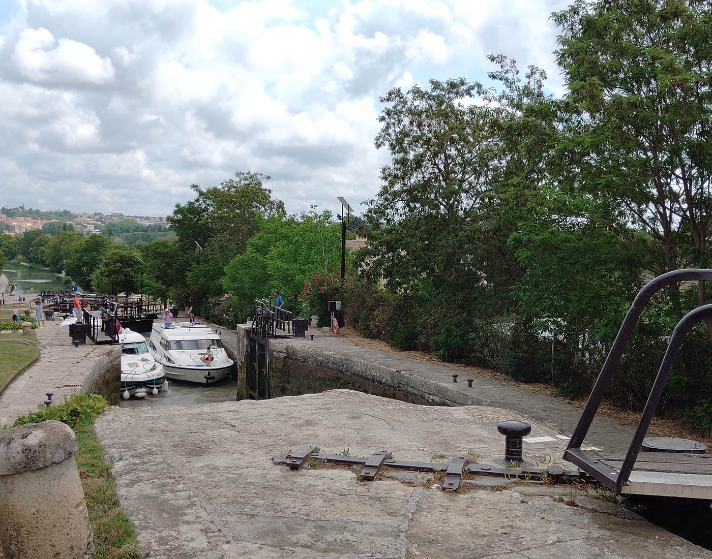 Découvrez des écluses le long du canal du Midi