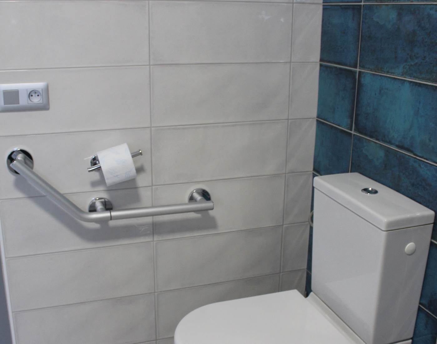 WC_avec_barre_d'appui