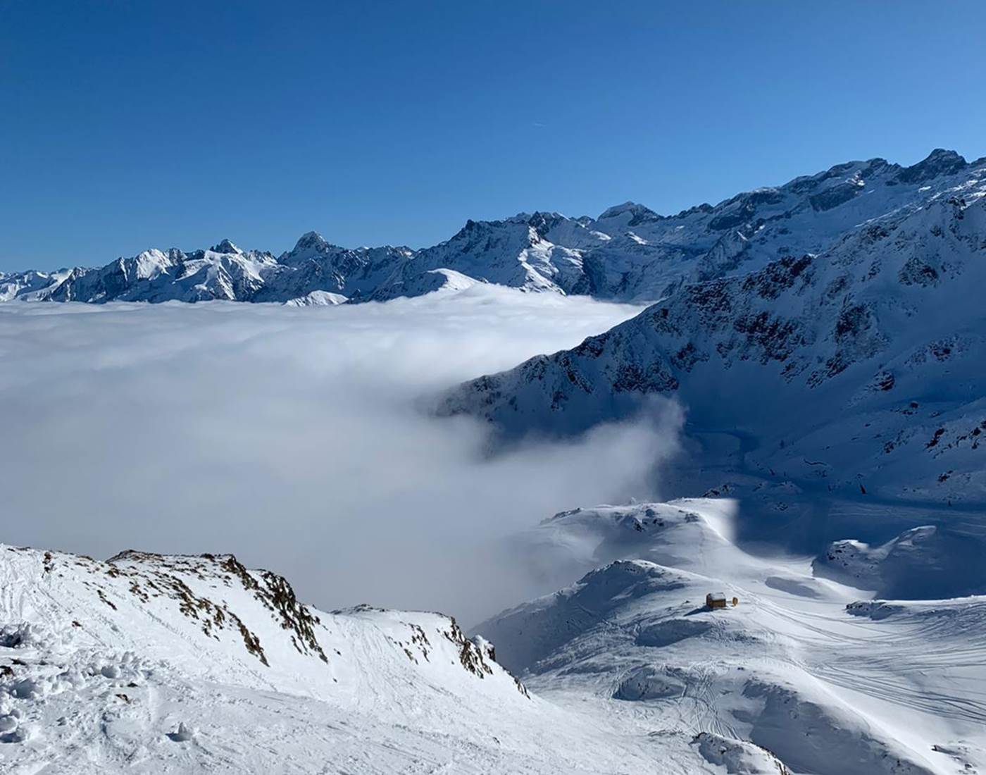 Superbagnères au-dessus des nuages