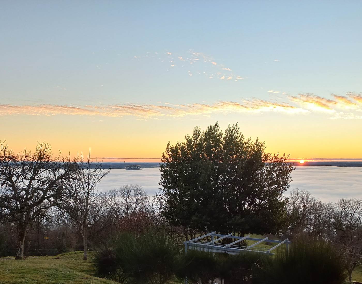 Mer de nuage devant la Grande OUrse