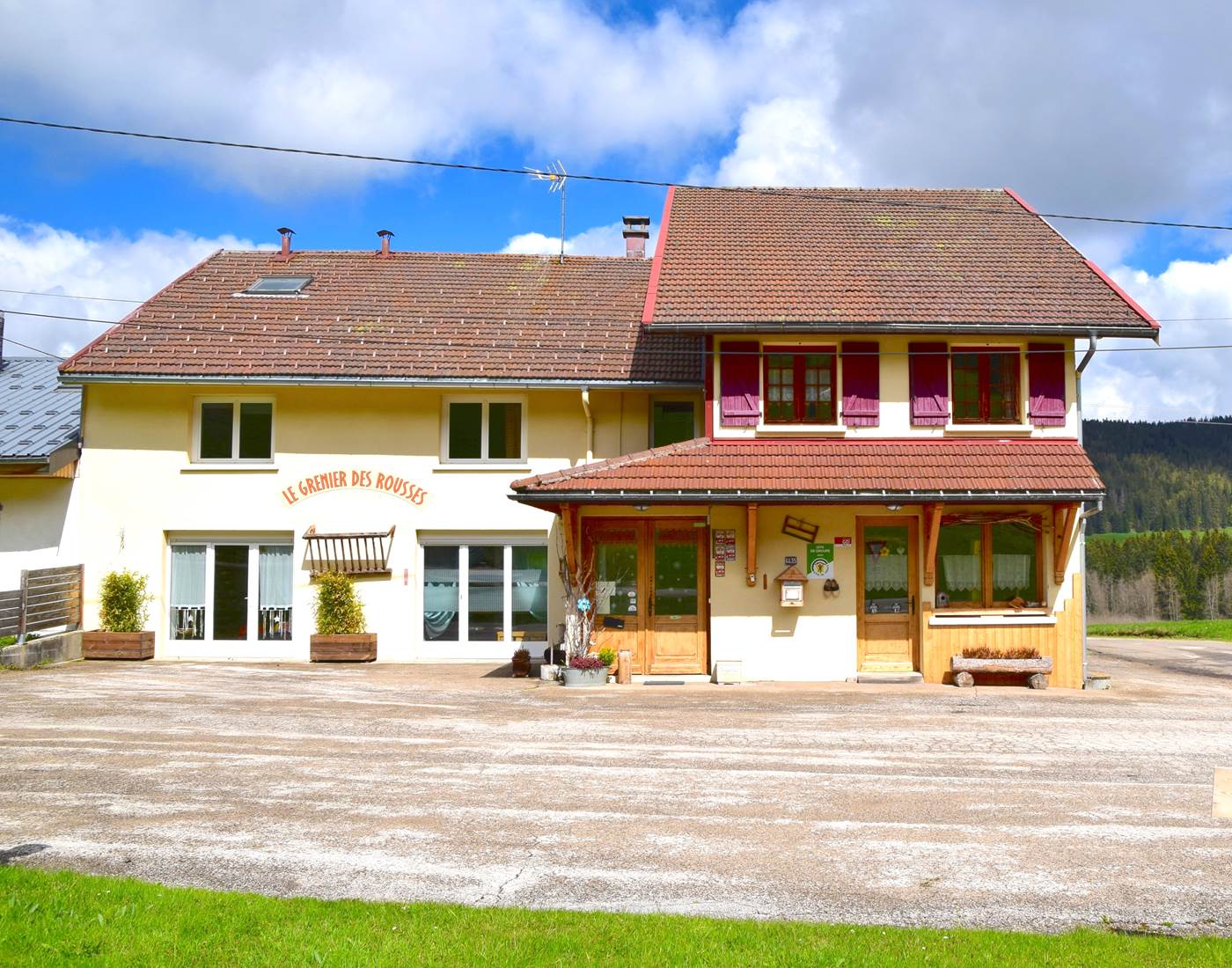 Le Grenier des Rousses, 6435 route Internationale, 39 220 Les Rousses