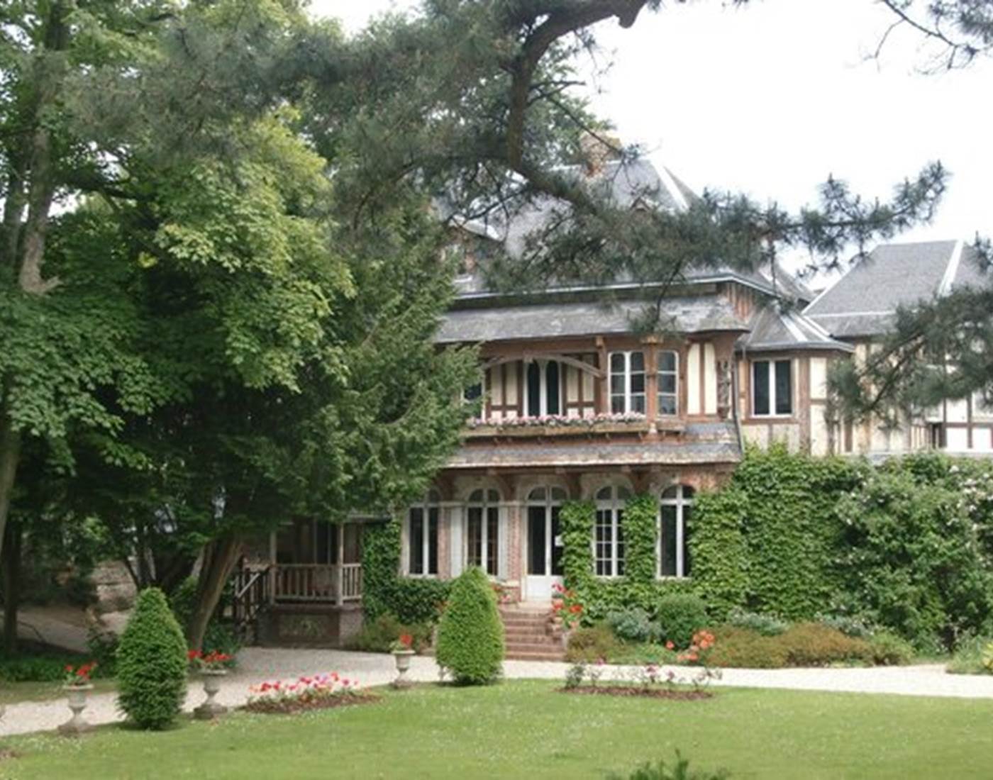 Le clos lupin #etretat #leclosdestempetes