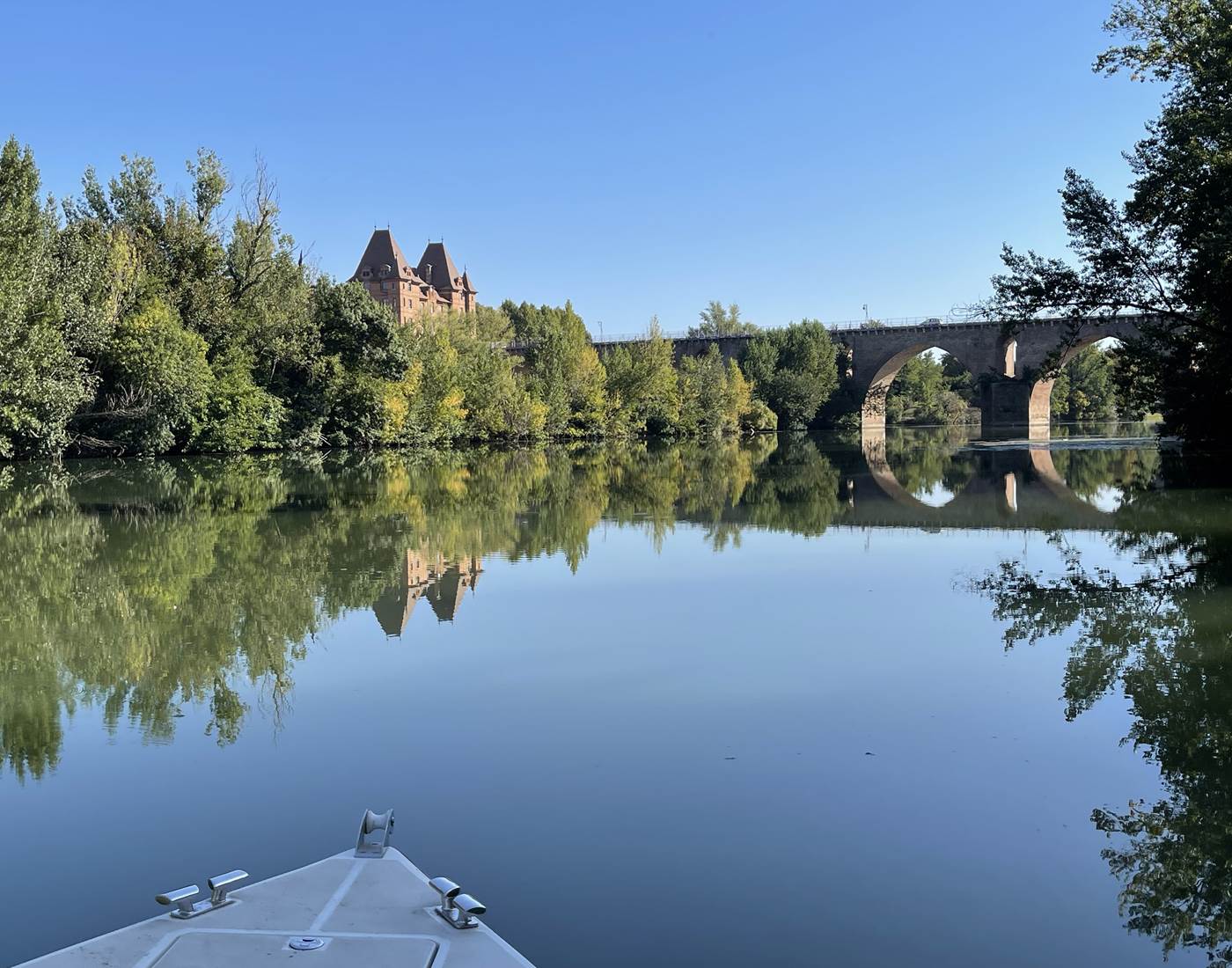 Le Musée Ingres Bourdelle et le Pont Vieux de Montauban vus depuis le Treil