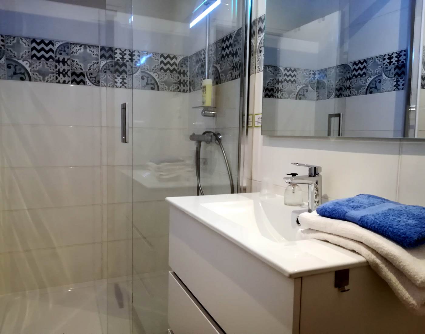 salle de bains chambre Maronne (1)