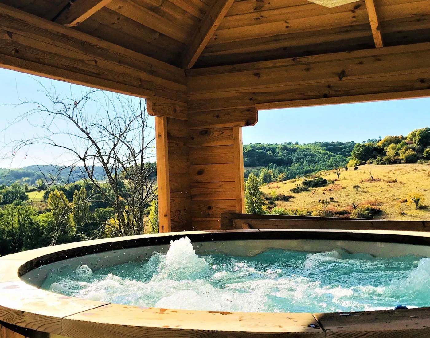 HYGGE_EN_PÉRIGORD_BAIN_NORDIQUE_SAUNA_COCOONING_VACANCES_TOURISME_AMIS_FAMILLE_DORDOGNE