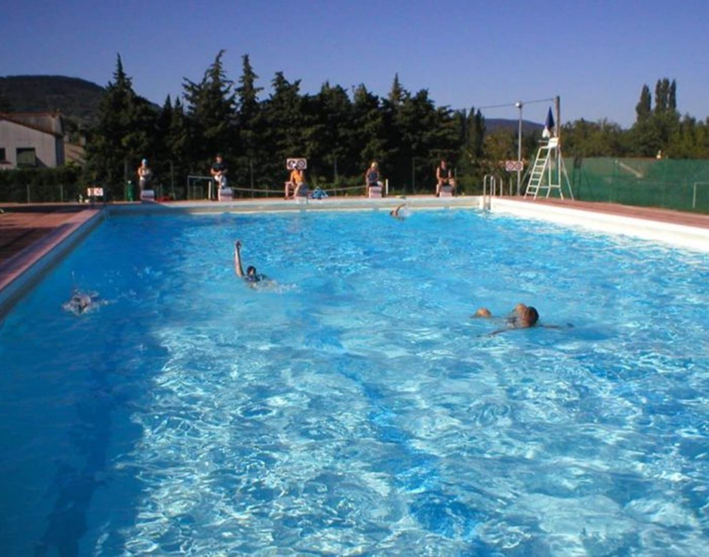 Piscine municipale La Bégude de Mazenc à 10'