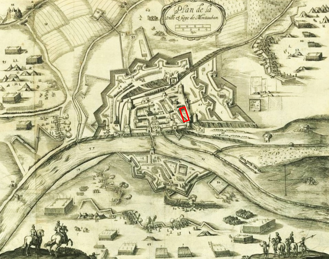 Lors du siège de 1621, l'emplacement de l'Hôtel du Commerce se situe près de murailles sud de la cité, entre les portes des Carmes et du Moustier