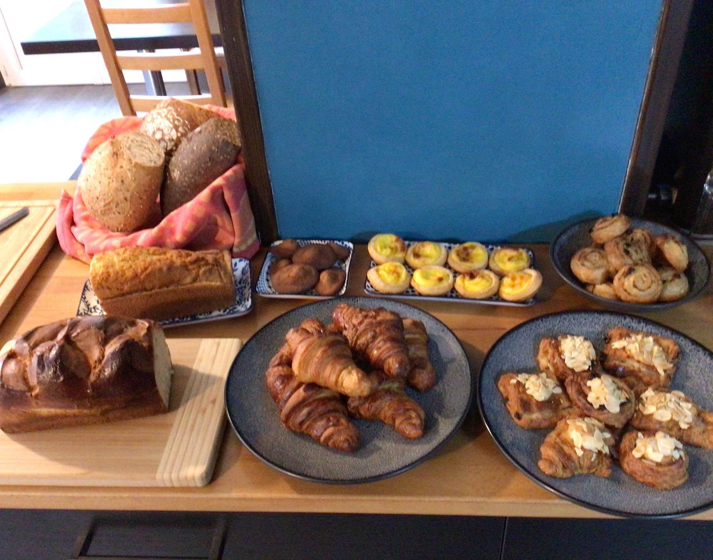 Petit déjeuner hôtel Bellevue Bagnoles Normandie